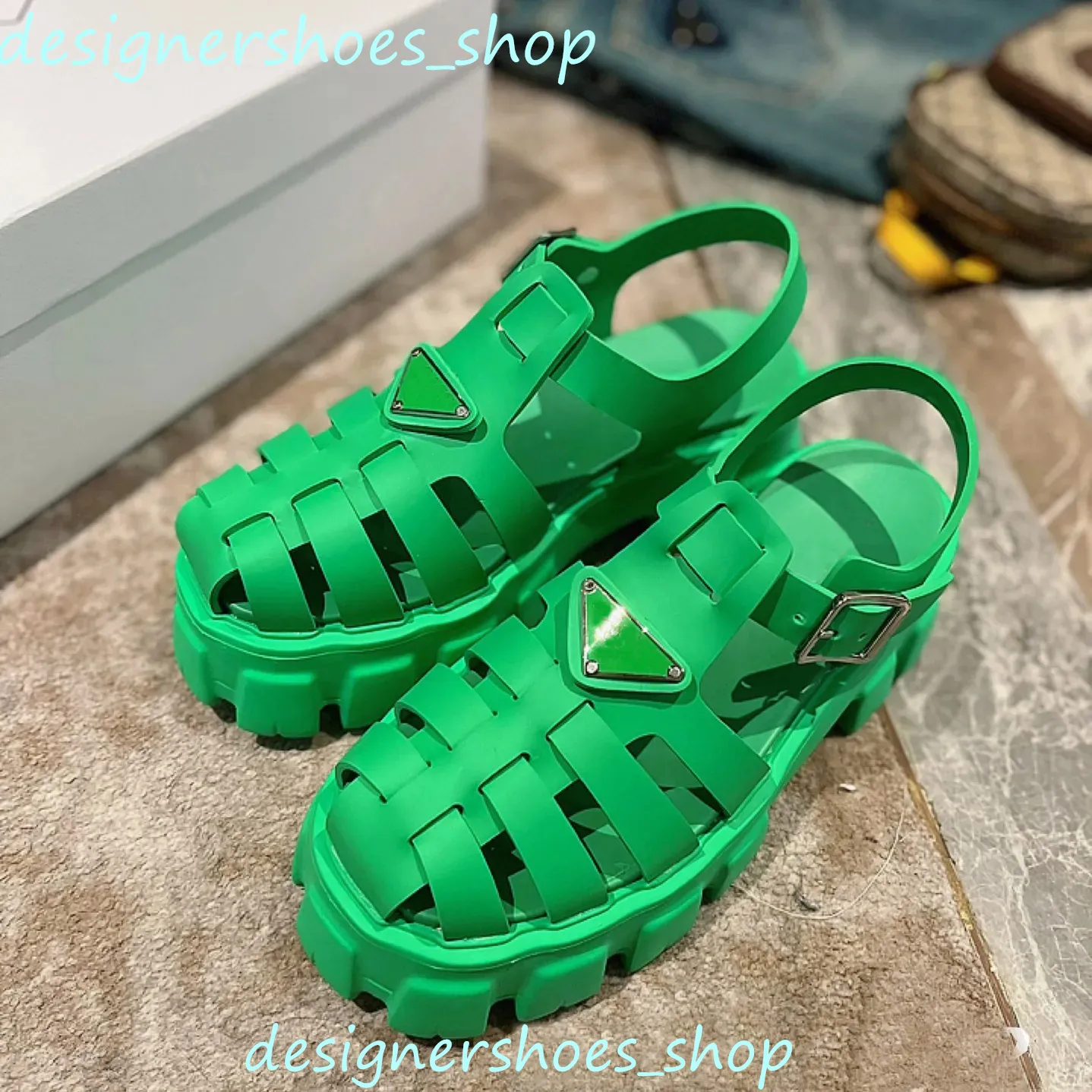 Sandals with a thick sole deals