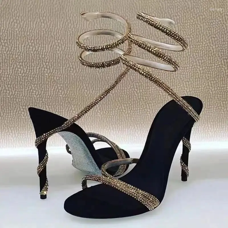 Sandaler 2023 Luxury Women's Sexy Gold Rhinestone Snake kring Crystal Contrast High Heels Bankett Wedding Shoes