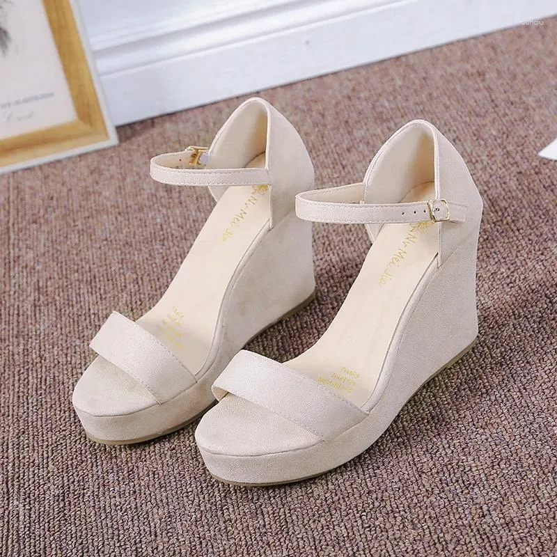 2024 Sandalen Elegant Casual Sexy Summer Fashion Dames Hoge hakken Duurzame comfortabele lichtgewicht Walking veelzijdige wigschoenen 122 418 840