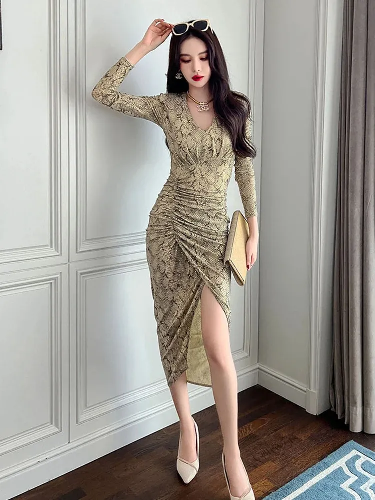 Basic Casual Women Dresses Elegant Retro Women Midi Dress Bright Shiny Sequin Silk Cotton Snake Print Folds Slit Bodycon Robe Femme Party Banquet Vestidos 2024