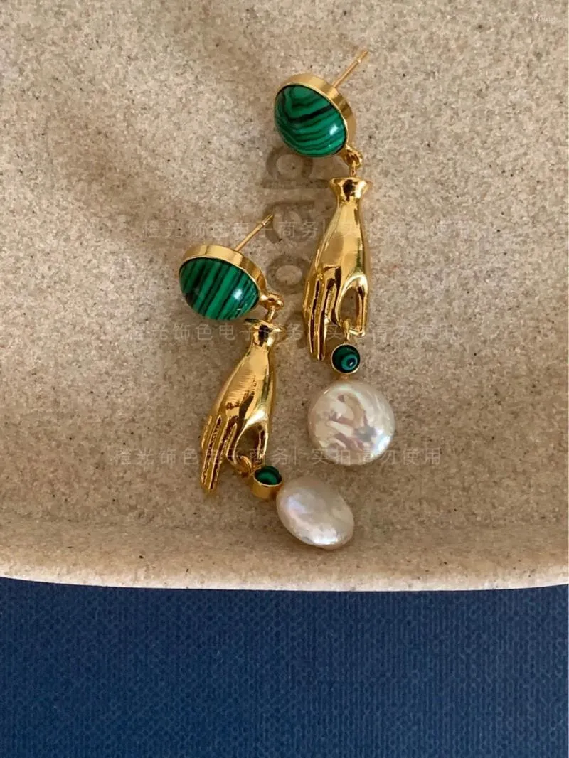 Orecchini penzolati con pietra verde barocca a perla naturale con frange con frange