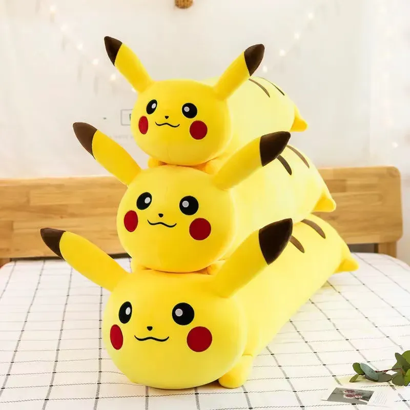 Anime giapponesi all'ingrosso che riempiono simpatici giocattoli di peluche per cuscini lunghi. Gioco per bambini compagno di giochi. Premi per macchine per bambole regalo di festa