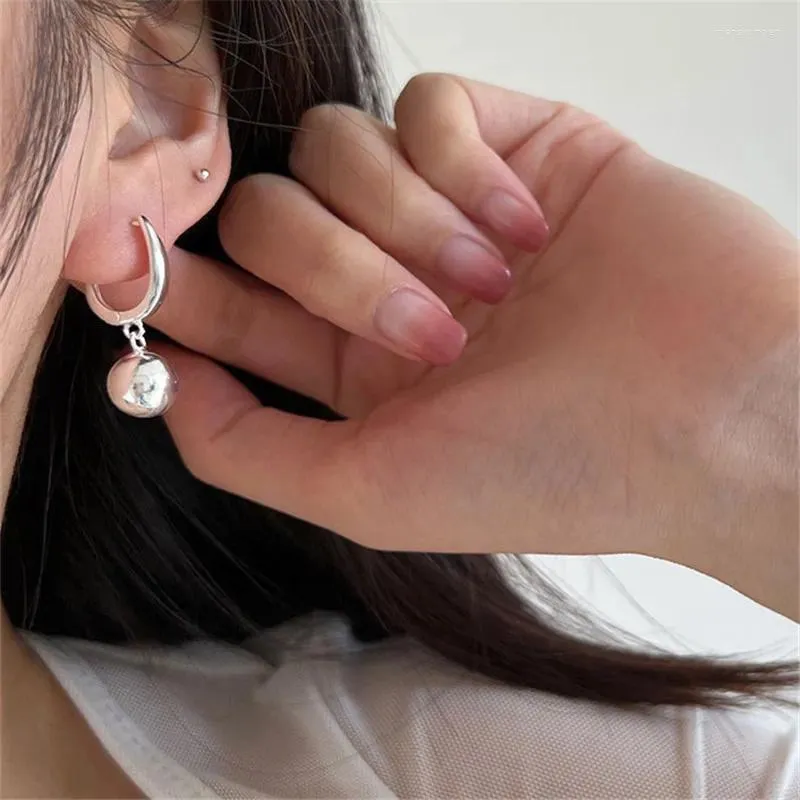 Hoopörhängen 925 Silver Needle Tassel Round Ball Earring For Women Girls Fashion Jewelry EH873