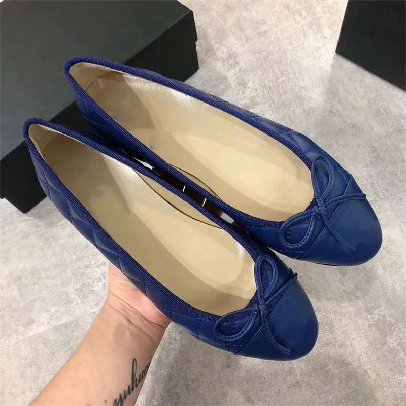 Bale Daireler Elbise Tasarımcı Topuklu Slingback Topuk Ballet Flats Soafers Kapitone Orijinal Deri Balerin Paris Yuvarlak Toe Tasarımcı Ayakkabı Lüks Ayakkabı Lofer