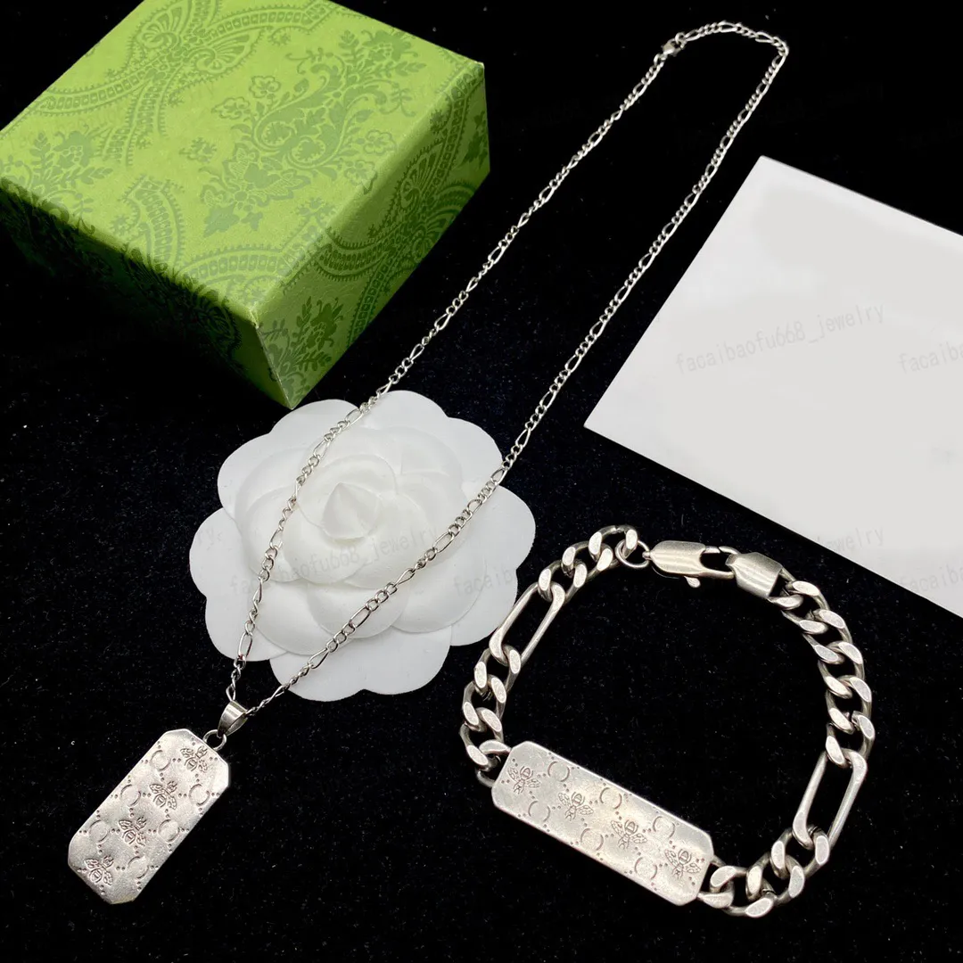 Collar de plata, pulsera cubana, elementos clásicos de abeja del alfabeto doble, personalidad elegante, regalos de alta calidad