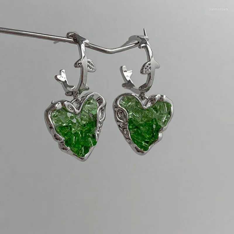 Kolczyki Dangle 2023 Lato vintage Crystal Crystal zielone serce w kształcie zielonego serca dla kobiet Temperament Ear Studs Biżuteria Walentynki Prezenty