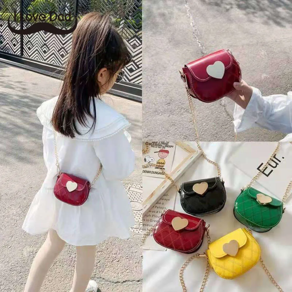 Couleur unie amour enfants filles messager beau coeur enfant en bas âge bébé petits sacs à bandoulière sac à main enfants PU porte-monnaie