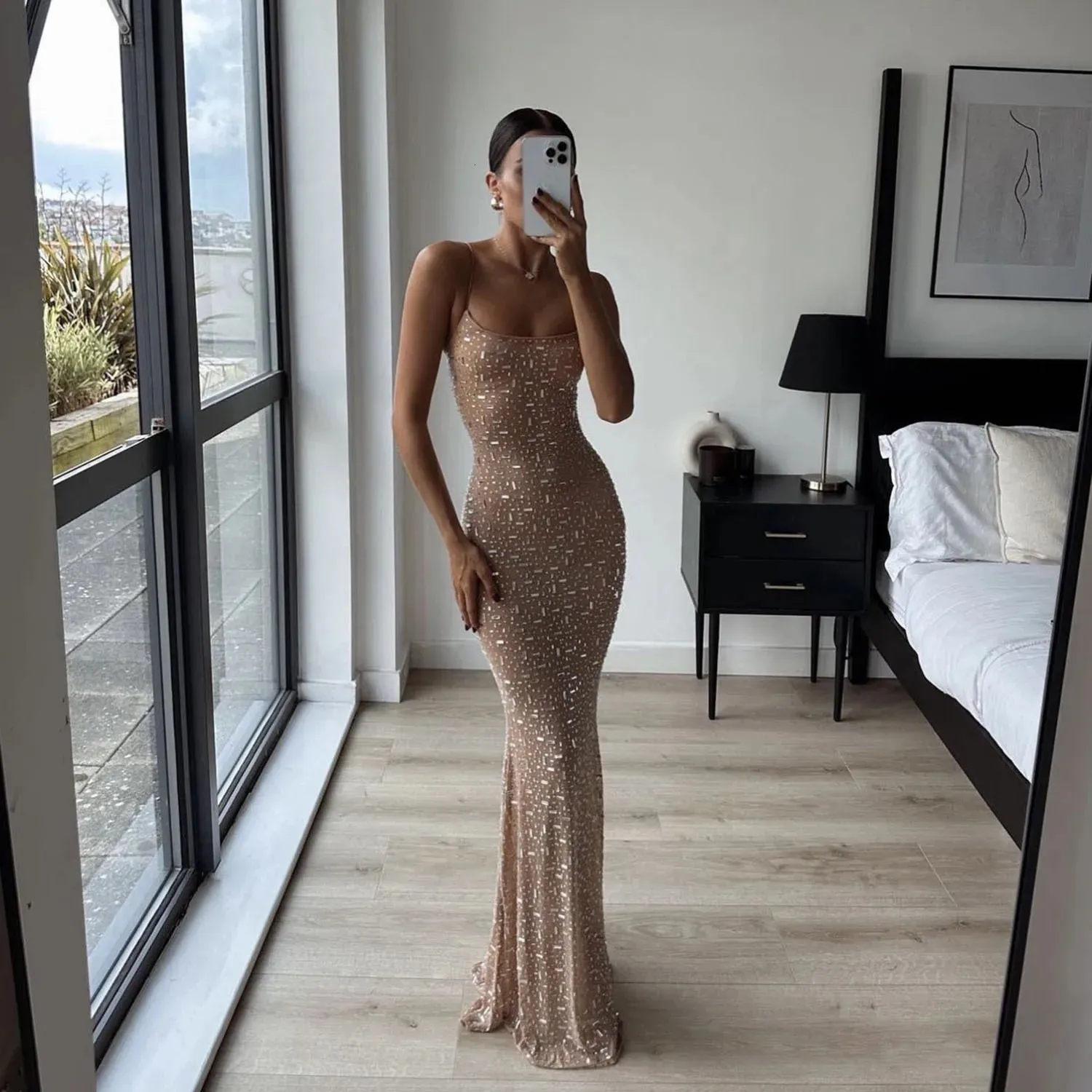 princess polly baby blue dress Zapaka Women Royal Blue Ball Dress A-Line Spaghetti Straps Backless Long  Satin Evening Dress with Slit – ZAPAKA NZ