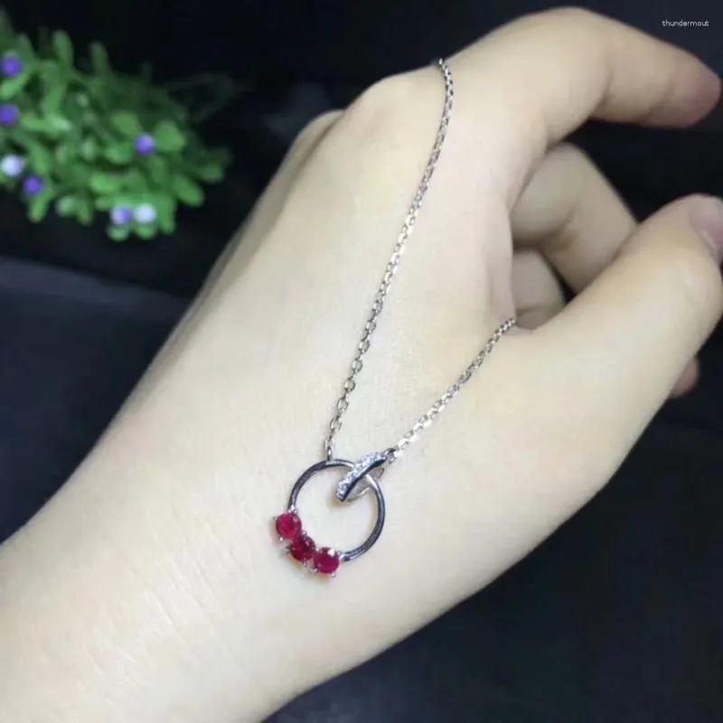Pendants Natural Red Ruby Pendant Necklace S925 Sterling Silver Gemstone Elegant Simple Circle Girl Gift Party Jewelery