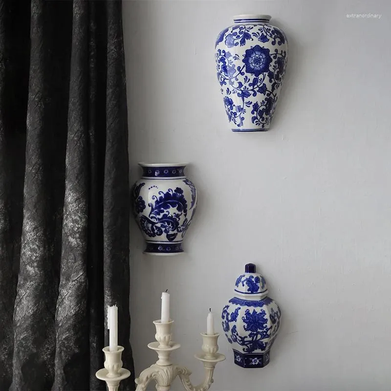 Vases British Retro Blue And White Porcelain Wall Hanging Vase Japanese Style Pendant Home Decoration