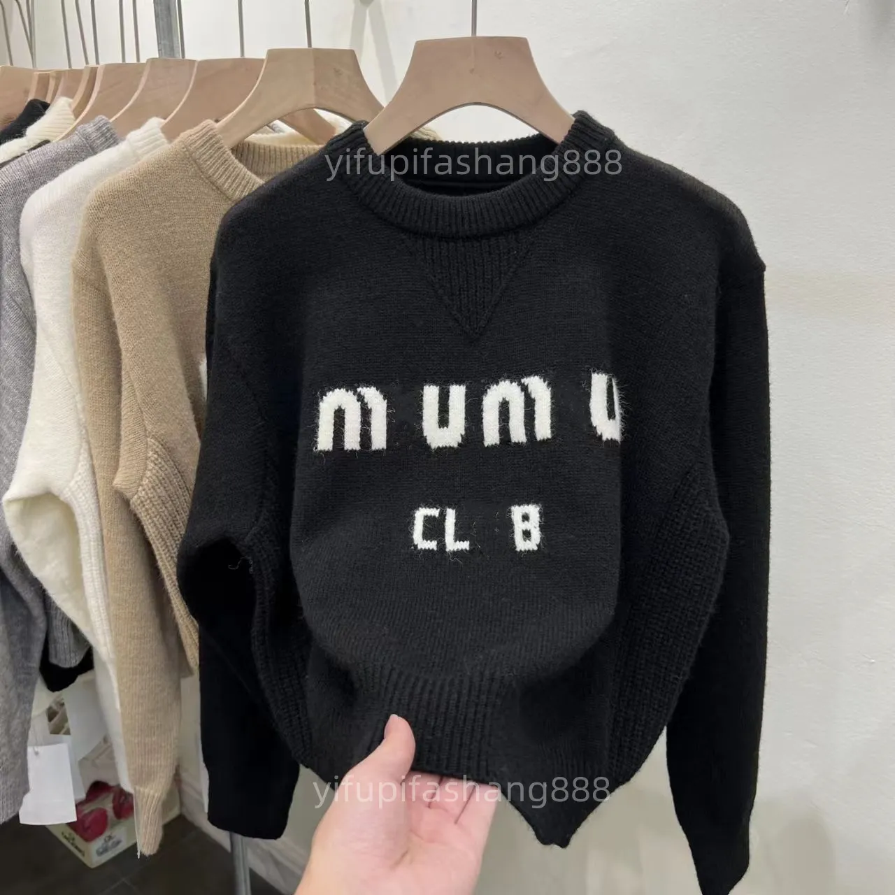 İtalya Tide Miui Miui Üst Lüks Kadın Sweaters Tasarımcısı Klasik Tasarım Giysileri Hoodie Örgü Sweater Sıcak hırka uzun kollu Kaşmir Mm Siyah Beyaz