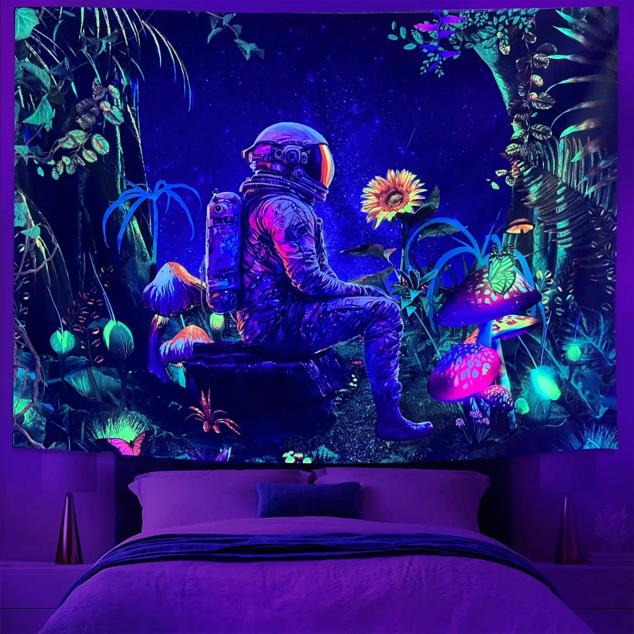 Tapisseries 1pc astronaute forêt champignon escent papillon soleil tapisserie lumière noire Polyester tenture murale pour salon 231023