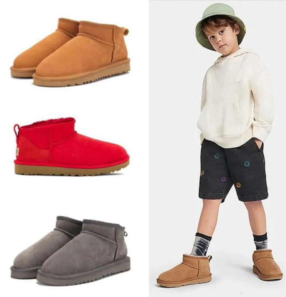 Mini Boy girl children Kids snow boots Sheepskin Plush fur keep warm with card dustbag Small 5281 Ankle Soft comfortable Casual shoes Beautiful gifts48