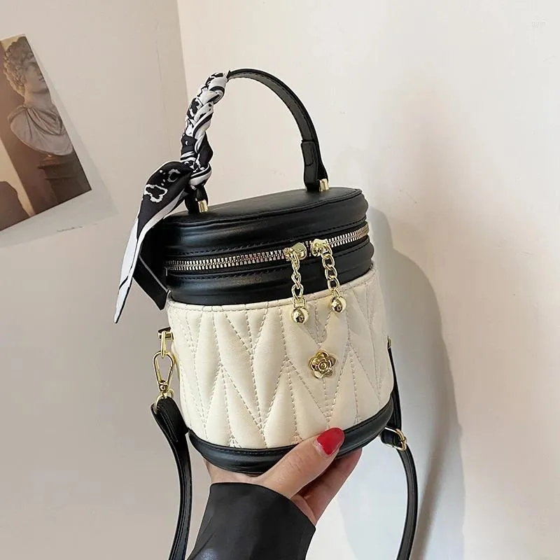 Borse da sera Filo da ricamo Borsa a tracolla in pelle PU per donna 2023 Borsa a secchiello vintage Mini borsa per telefono con cerniera con patta a spalla Femme