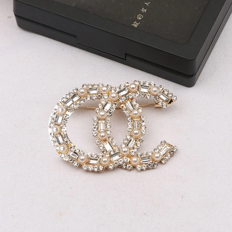 Broche Papillon élégante Plaquée Or Avec Strass - Bijou Occasion, Style Vintage
