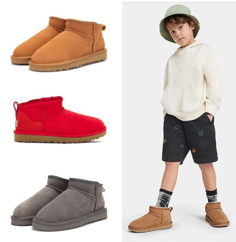 Mini Boy girl children Kids snow boots Sheepskin Plush fur keep warm with card dustbag Small 5281 Ankle Soft comfortable Casual shoes Beautiful gifts354
