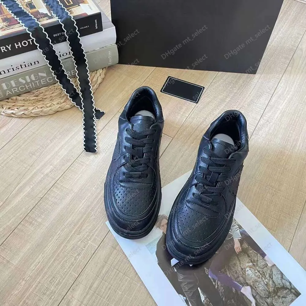 Casual Shoes Designer Sneakers Luxury Sneaker C Brand Woman Designer Trainer äkta Leather Ace Sandal Sandal Slide Bagshoe1978 S381 03