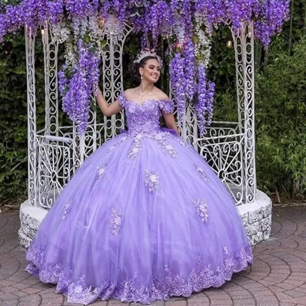 Principessa con spalle scoperte Ballo di lavanda Abito stile Quinceanera Compleanno in rilievo Abiti da sposa Appliques Abito da laurea Con lacci sul retro Vestido 328 328