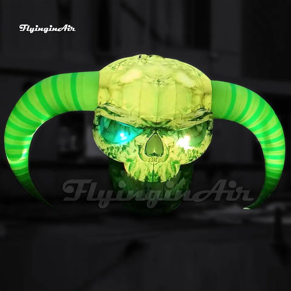 Assustador pendurado verde inflável crânio iluminação chifres demônio cabeça ar explodir cara do diabo para festa de halloween e evento do clube