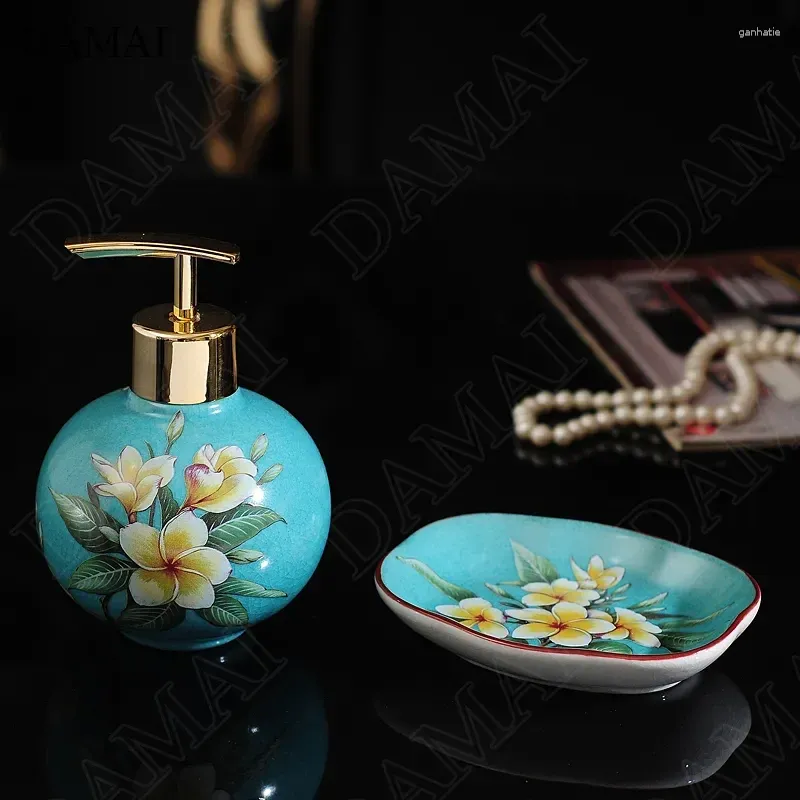 Bath Accessory Set Chinese Flower Painting Ceramic Soap Dispenser Household Bathroom Accessories Painted Flowers Bird Decorative Shampoo