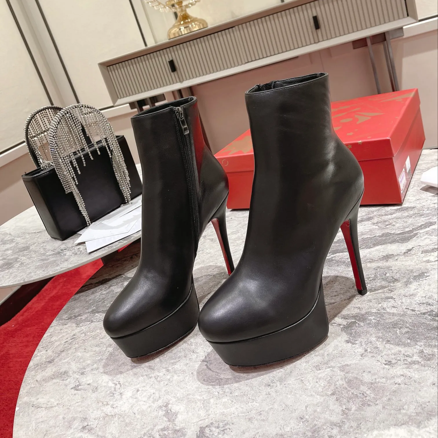 Modedesigner Hochwertige Damen-Stiefeletten mit rotem Absatz und hohem Absatz, luxuriöse Lederstiefel, schmaler Absatz, seitlicher Reißverschluss, Winter über dem Knie, klassische Damenstiefel HJ0145