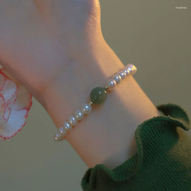 Bracelets de charme Bracelet de perles naturelles pour femmes Pierre de jadéite verte Bijoux fins Accessoires de robe décontractée Cadeaux de Noël élégants
