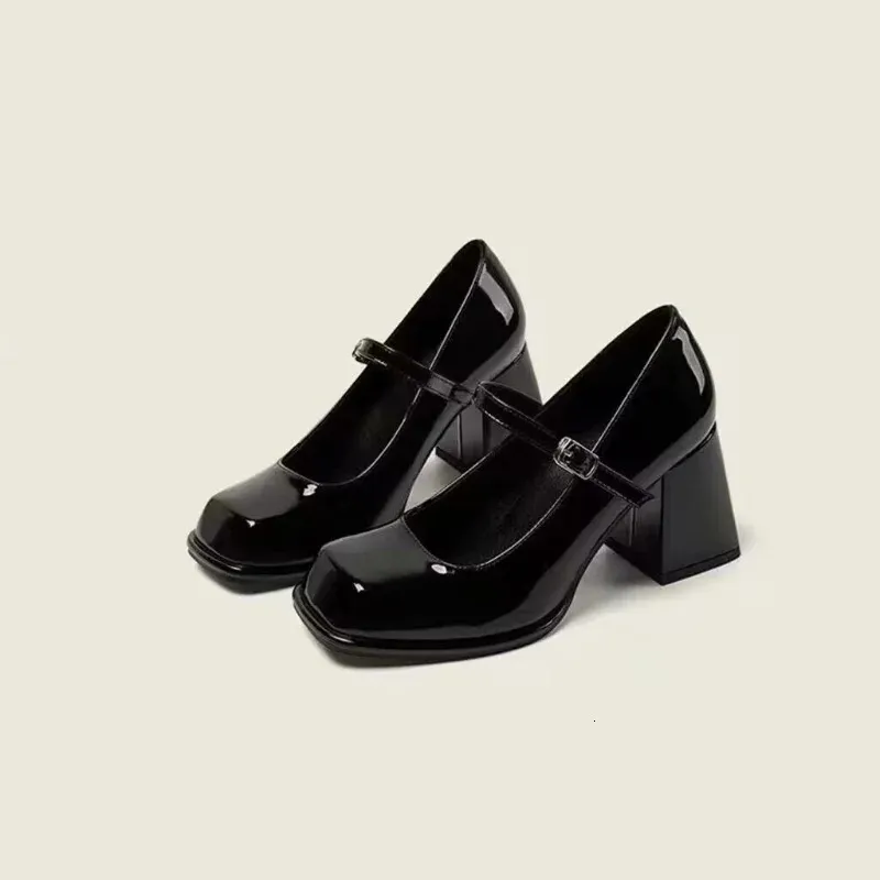 Chaussures habillées Mary Jane chaussures femmes chaussures à talons hauts noir petites chaussures en cuir tête carrée talon épais laque chaussures en cuir pompes 231023