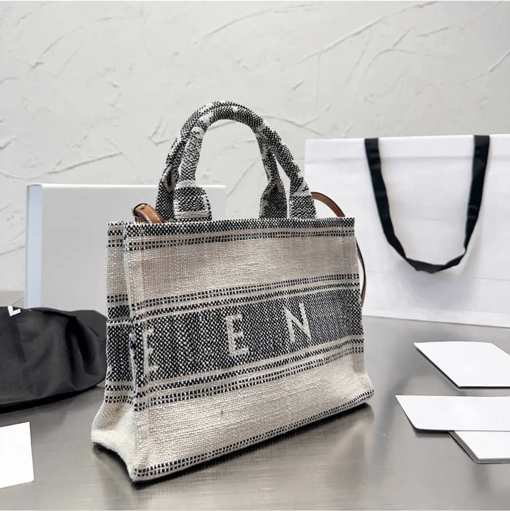 CE Canvas Tote Bag Womens Designer Bag Grey Luxurys Handväska Damer Stora kapacitet Kopplingspåsar Leisure Totes