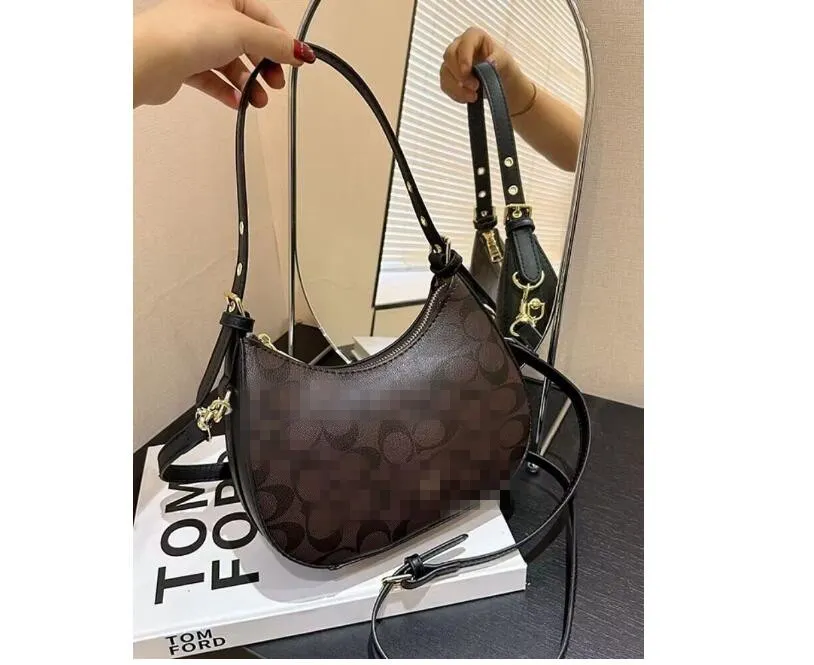 Tasarımcı Kadın Omuz Çantaları Lüks Çoklu Pochette Çantalar Üst kaliteli çiçekler yeni dalga zinciri çantası bayanlar moda metal digram crossbody makyaj cüzdanları 05