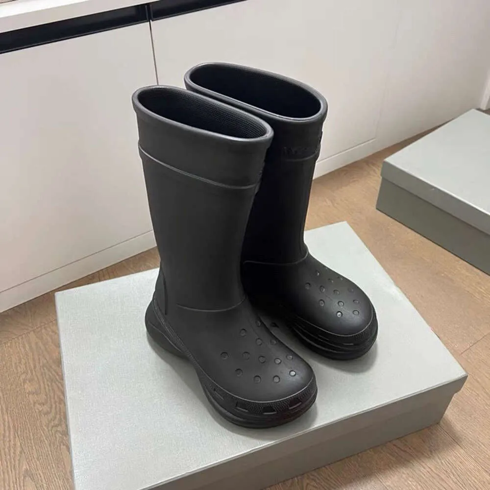 Botas de tornozelo balenciashoes Botas de chuva de canister alto femininas de cintura alta com sola grossa sapatos articulados antiderrapantes à prova d'água sapatos de chuva botas longas de borracha femininas AU08L