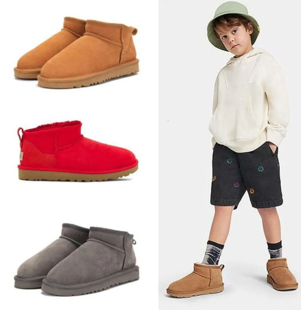 Mini Ragazzo ragazza bambini Scarponi da neve per bambini Pelle di pecora Pelliccia di peluche tenere al caldo con sacchetto per la polvere di carta Piccolo 5281 Caviglia Scarpe casual morbide e confortevoli Bellissimi regali556