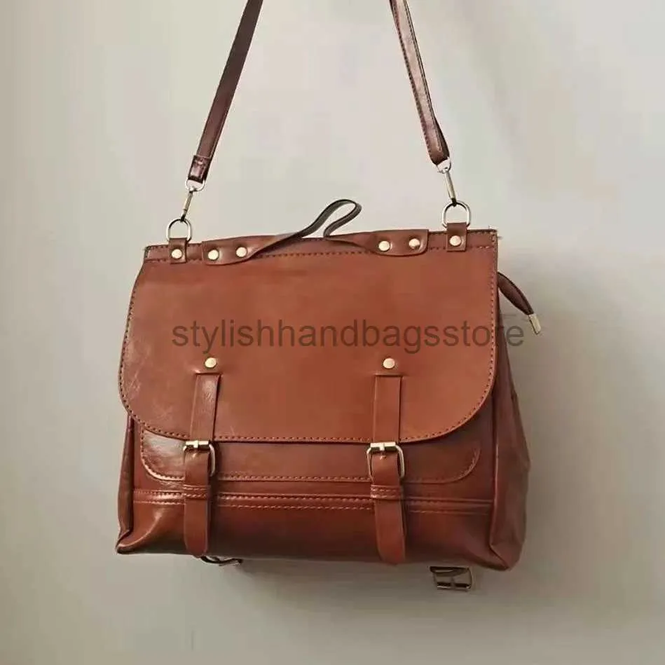 Cross Body 2023 Bolso suave de estilo británico para mujer Abrigo y bolso marrón vintage Bolso informal para mujer Bolsos pequeños y superiores para mujerstylishhandbagsstore