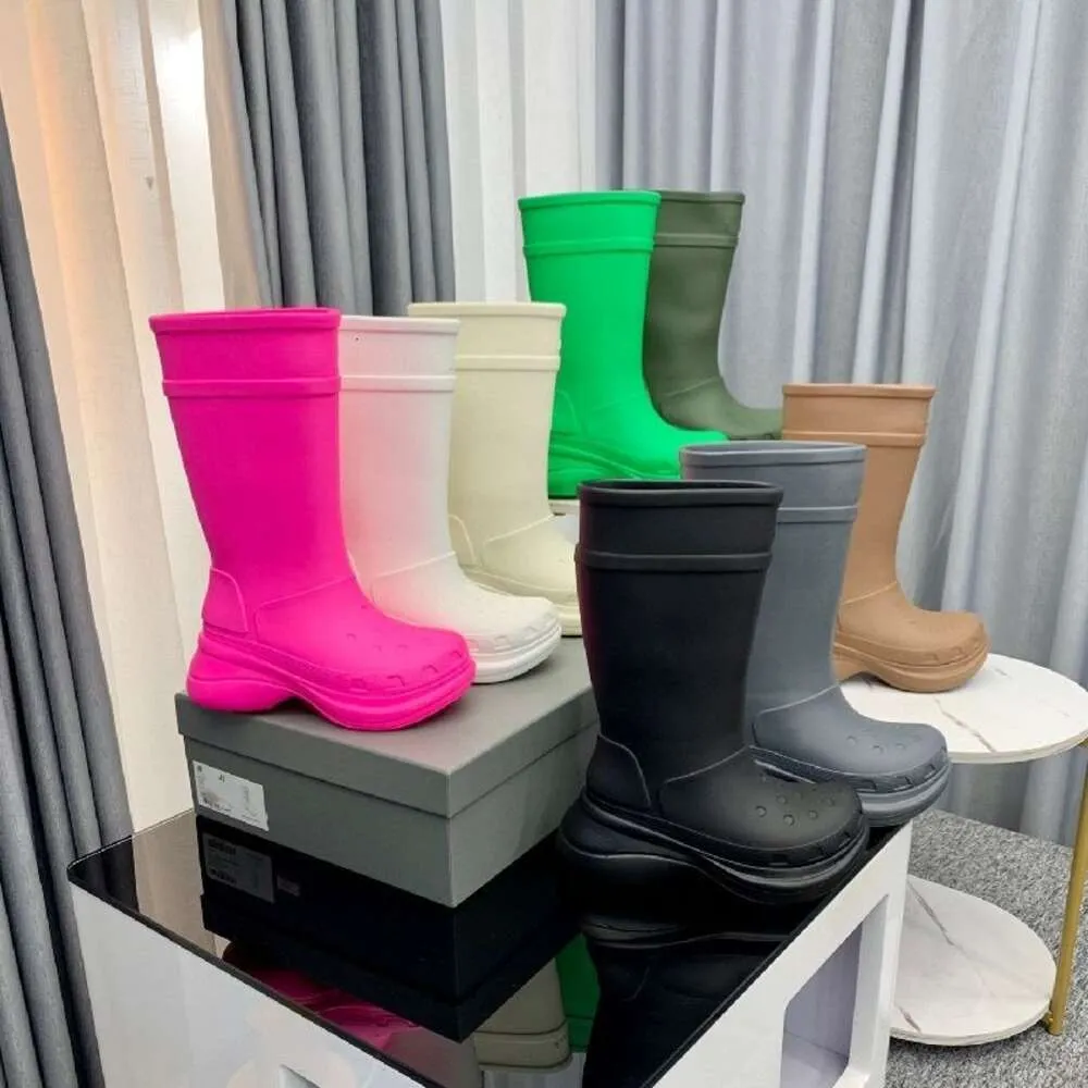 Botas de tornozelo balenciashoes Botas de chuva de sola grossa femininas botas médias elevadas antiderrapantes na altura do joelho botas femininas AOVUL