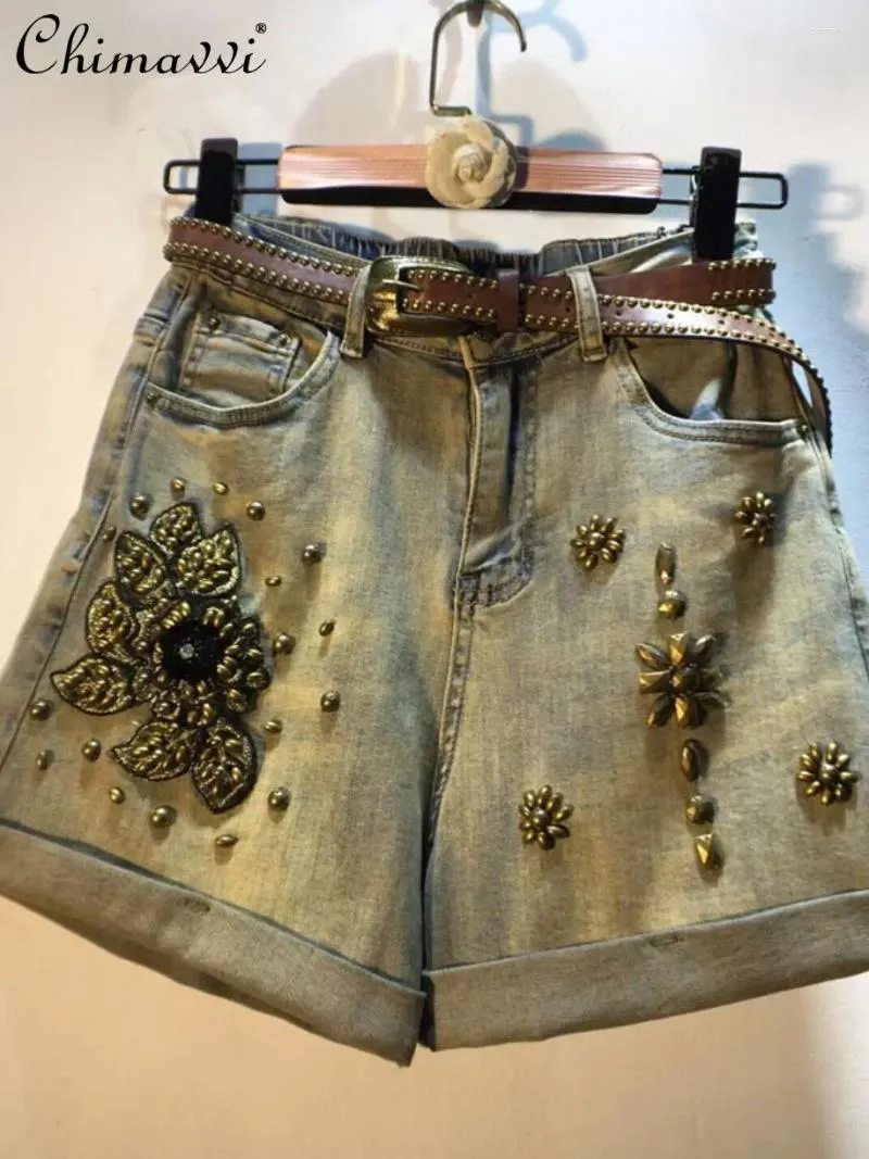 Kvinnors jeans europeisk stil sommar tunga pärlor broderade blomma denim shorts mode hög midja smal stretch retro jean korta byxor