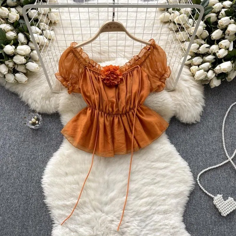 Kvinnors blusar korejepo franska 3d blommor toppar av axelbubbla hylsa kort skjorta midjeband mångsidig fashionabla söta toppar mode