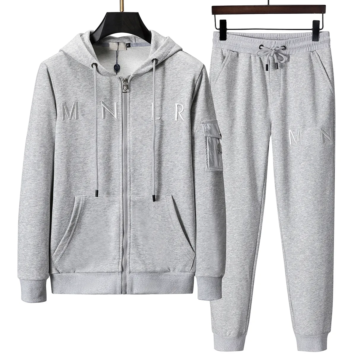 Designer Mens Tracksuits sets Jogger Sweatshirts Sports Sports Sporting Men Femmes Suisse à manches courtes Suites Pullover Designs Sportswear Set Fitness Costumes