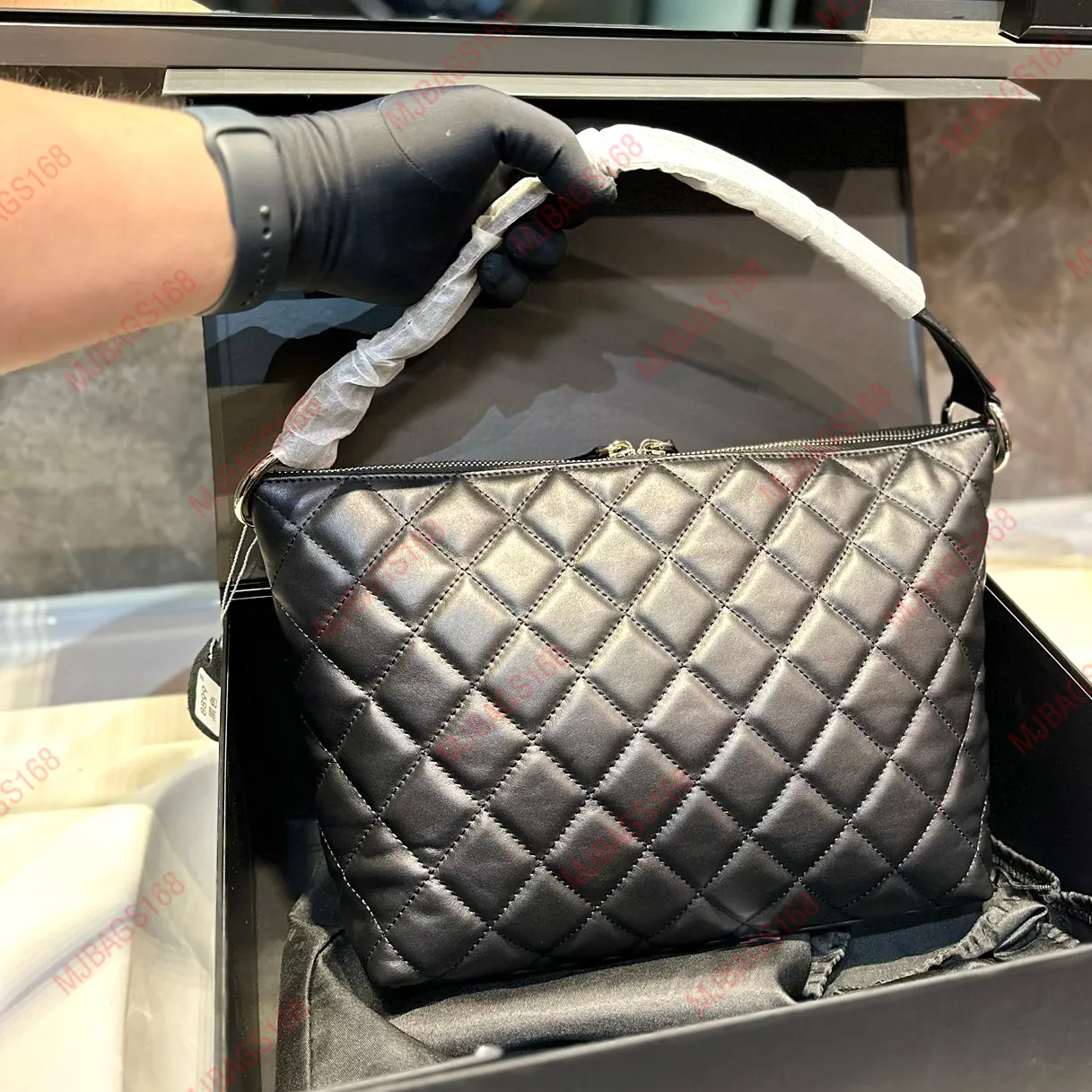 Lightweight luxury online bag