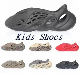 Boys girls EVA foam runner slippers kid children running slipper youth Slides big boy girl sneaker tainers black Desert shoe7439942