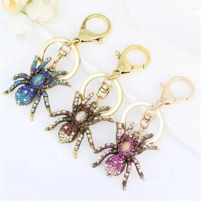 Keychains 10 st mode Steampunk Crystal Spider Key Ring Metal Insect Chain for Women Keychain smycken Halloween Pendant Bag Holder