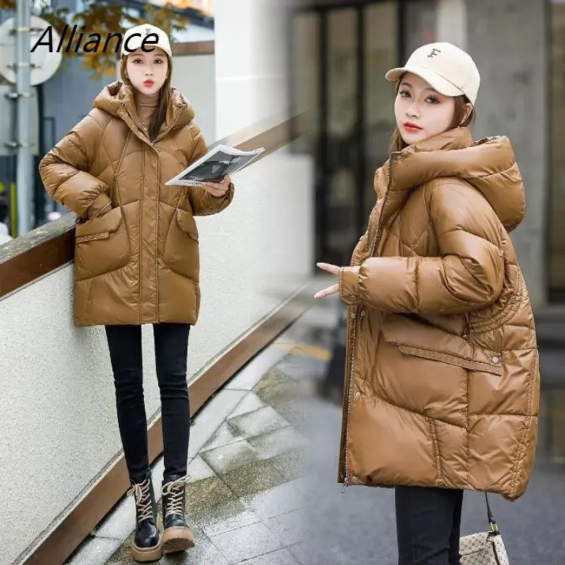 Women's Down Parkas 2023 Vinter Midlängd Bomullsjacka Löst huva förtjockning Keep Warm Fashion Formell Windproect Coat 231023