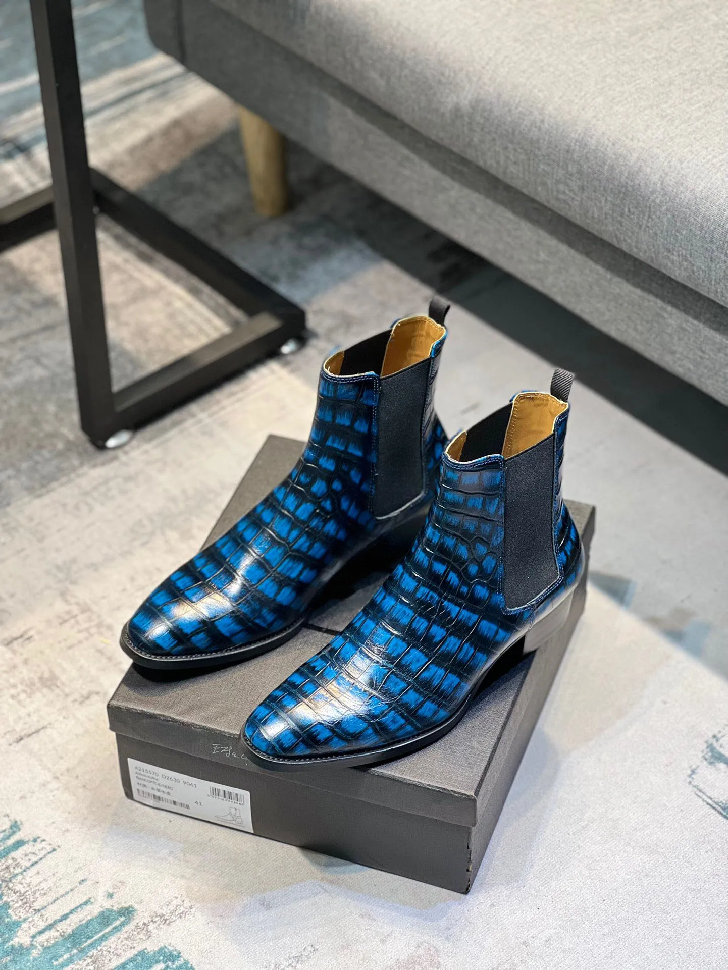 Stivaletti da uomo Party Wedding Scarpe eleganti in pelle di serpente Stilista di marca di moda maschile Stivali da moto da lavoro impermeabili all'aperto Taglia 37-47