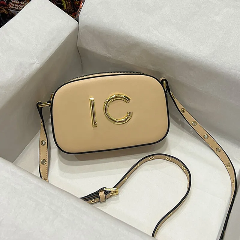 Designväska handväskor crossbody väska toppkvalitet blixtlås koppling väska metall hårdvara kvinnor fyrkantig axelväska justerbar rem mobiltelefon ficka blixtlås plånböcker