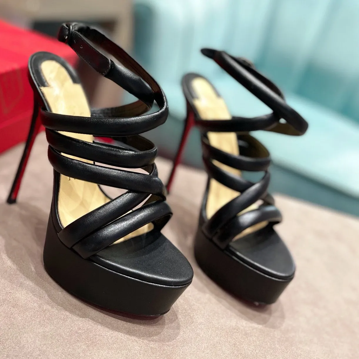 Fashion designer High quality womens red heel High heels Luxury leather soled sandals fine heels inlaid rhindiamond AAA Sky-high heels 15cm Dinner party shoes H0654