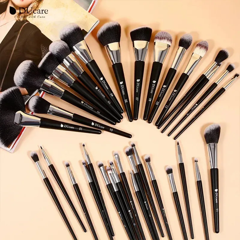 Outils de maquillage DUcare Professional Brush Set 10 32Pc Brosses Kit Synthétique Cheveux Fondation Puissance Fards À Paupières Mélange Beauté 231024