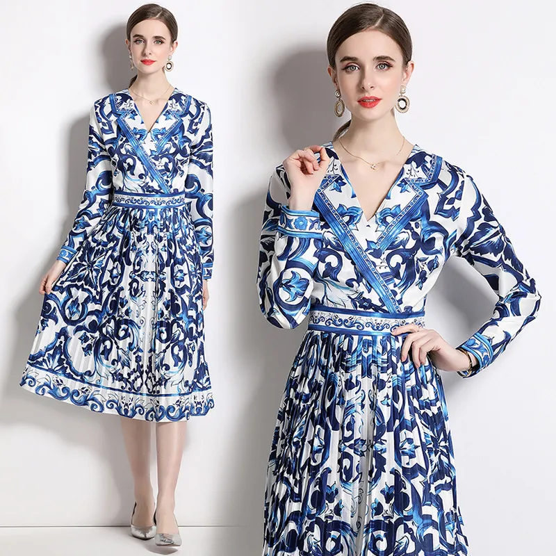 Vintage Paisley Floral Midi Pleated Dress Women Designer Långärmad V-ringning Vacation Flare Dresses 2023 Autumn Winter Fashion Runway Elegant Fit Slim Party Frocks