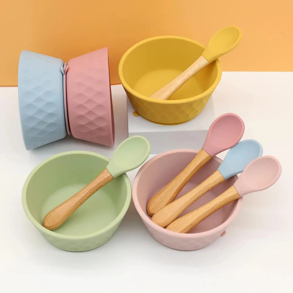 Copos Pratos Utensílios 4 Pcs Conjunto de Colher e Garfo de Alimentação do Bebê Conjunto de Utensílios de Silicone Criança Aprenda a Comer Treinamento Garfo Macio Talheres Cabo de Madeira / Silício 231024