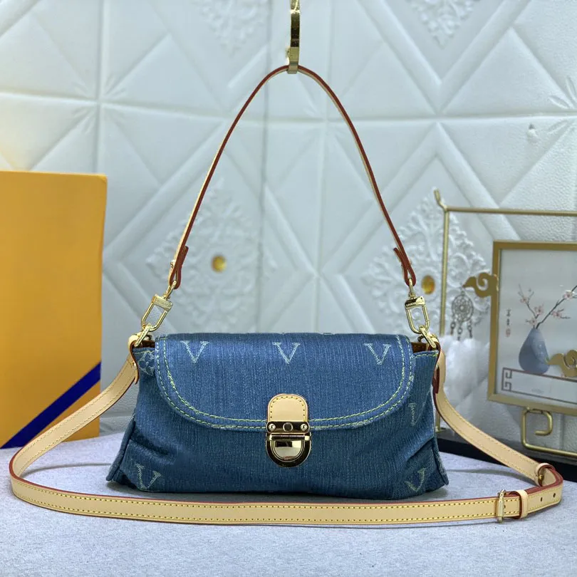 Cosmetic Bag Designer Woman Toilet Pouch Luxury Brand Shoulder Bags Handbags High quality Purse Genuine Leather Crossbody Bag 1978 01