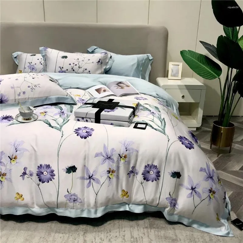 Conjuntos de ropa de cama 2023 Patrón de planta de algodón de fibra larga Hogar de cuatro piezas Debe Four Seasons Universal Luxury White Blue