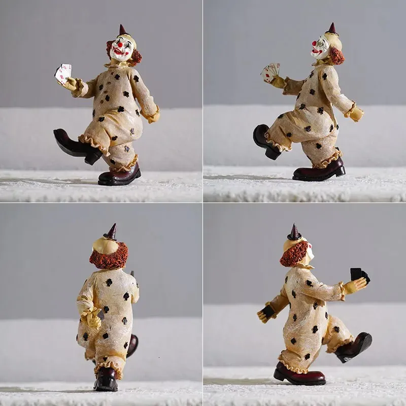 Christmas Decorations Resin Poker Clown Figurines Circus Christmas Decorations Resin Poker Clown Figurines Circus