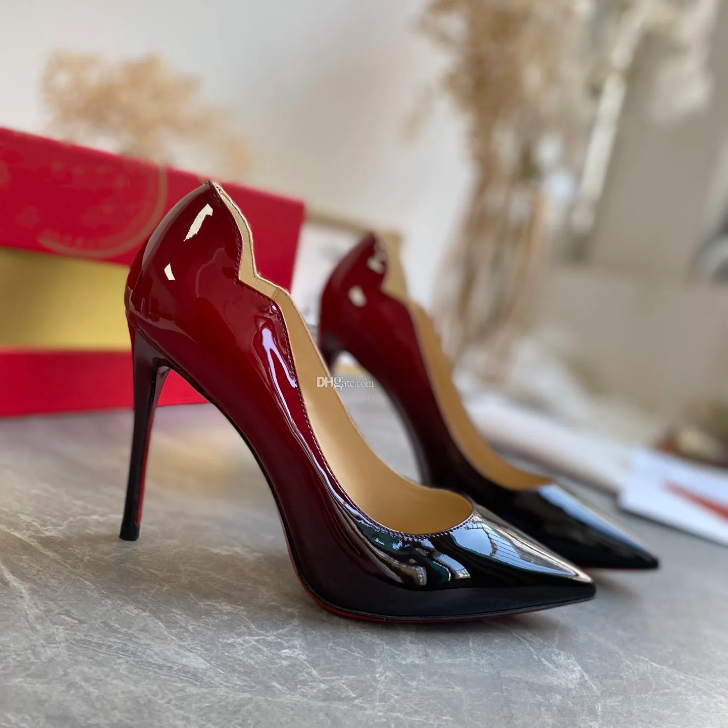 مصمم أزياء عالي الجودة للسيدات الكعب الأحمر العالي من الجلد الفاخر سوليس سوليالز كعب غرامة مطعمة Rhindiamond AAA Slippers 1-12cm عشاء الأحذية H1067